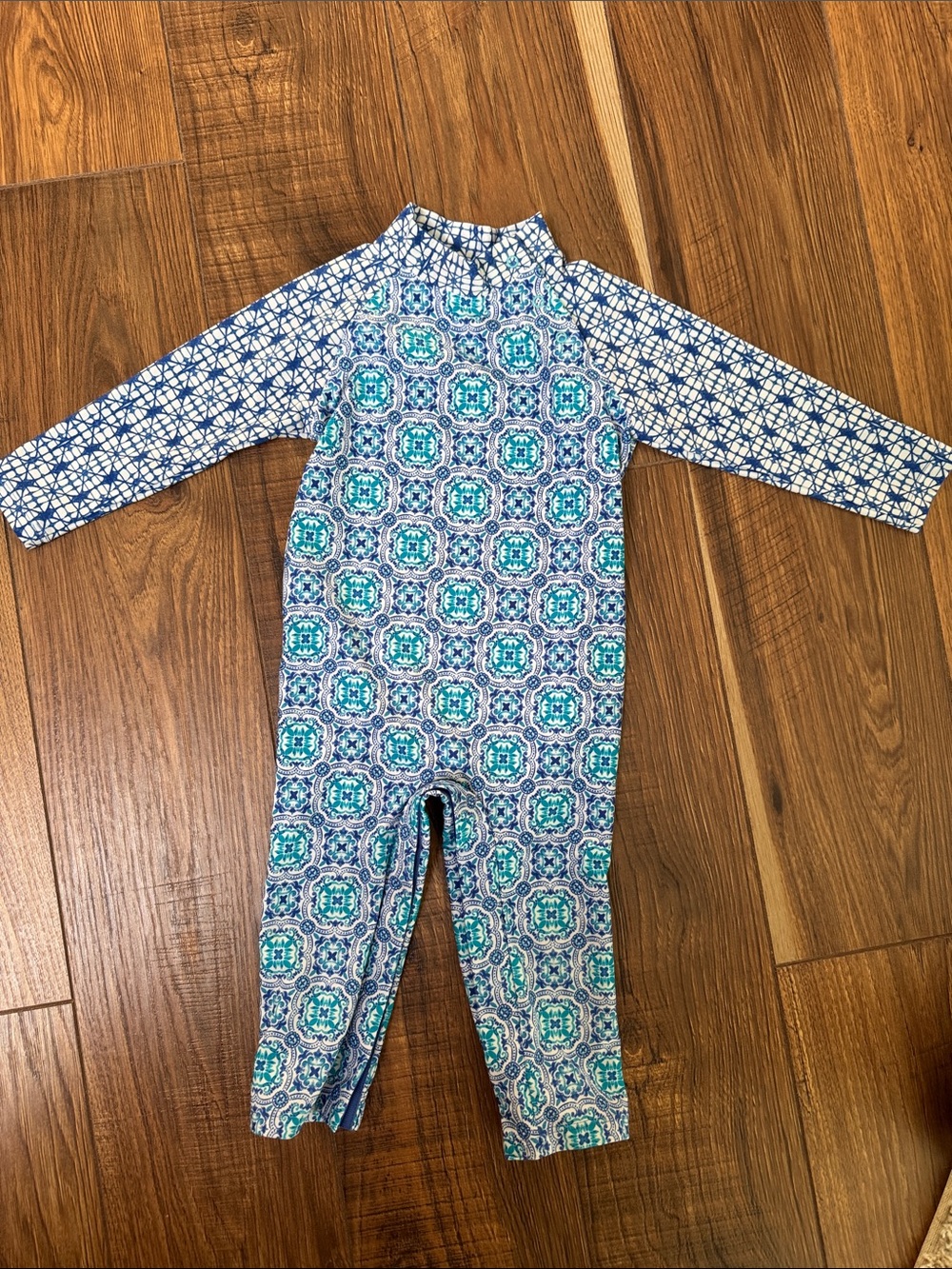 EUC Coolibar Kids Long Sleeve One-Piece Rashguard Swim Suit in Blue/Teal Pattern
